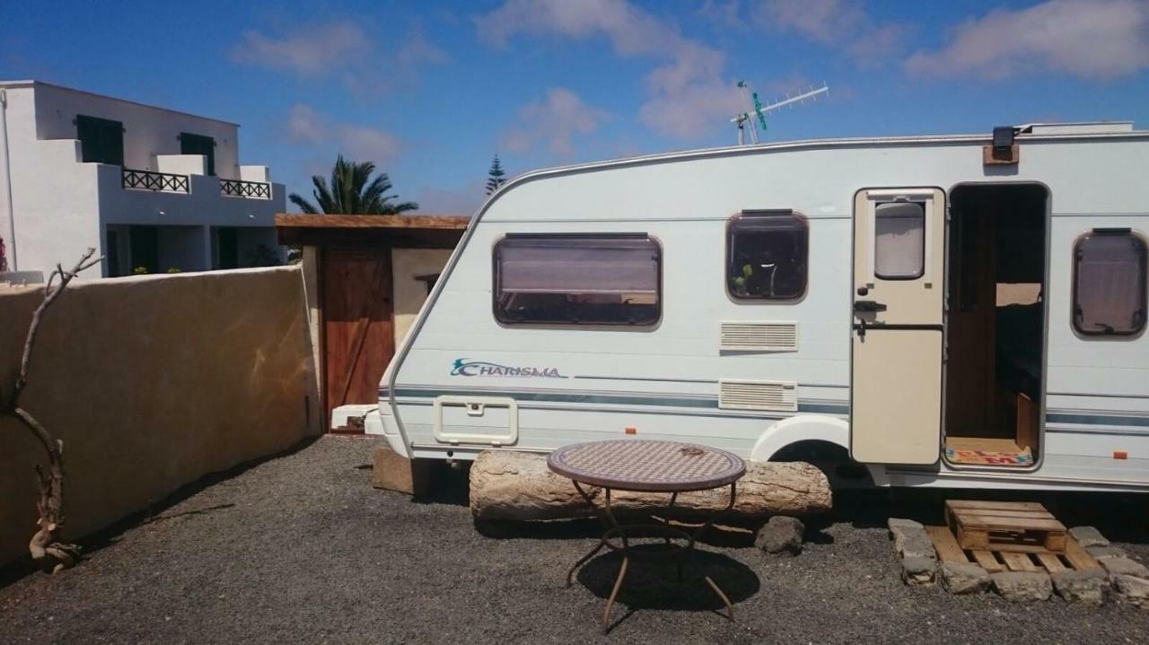Caravan Apartment Tinajo Exteriér fotografie